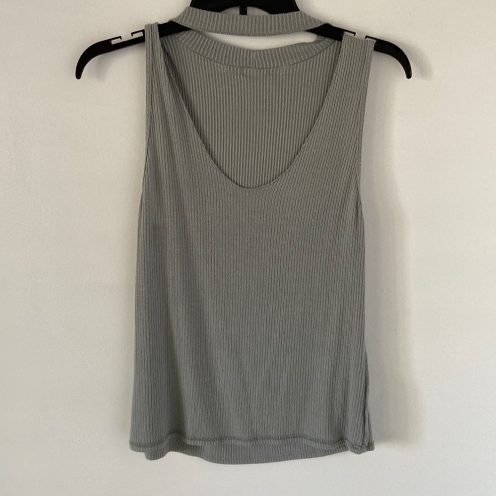 Grey tank top